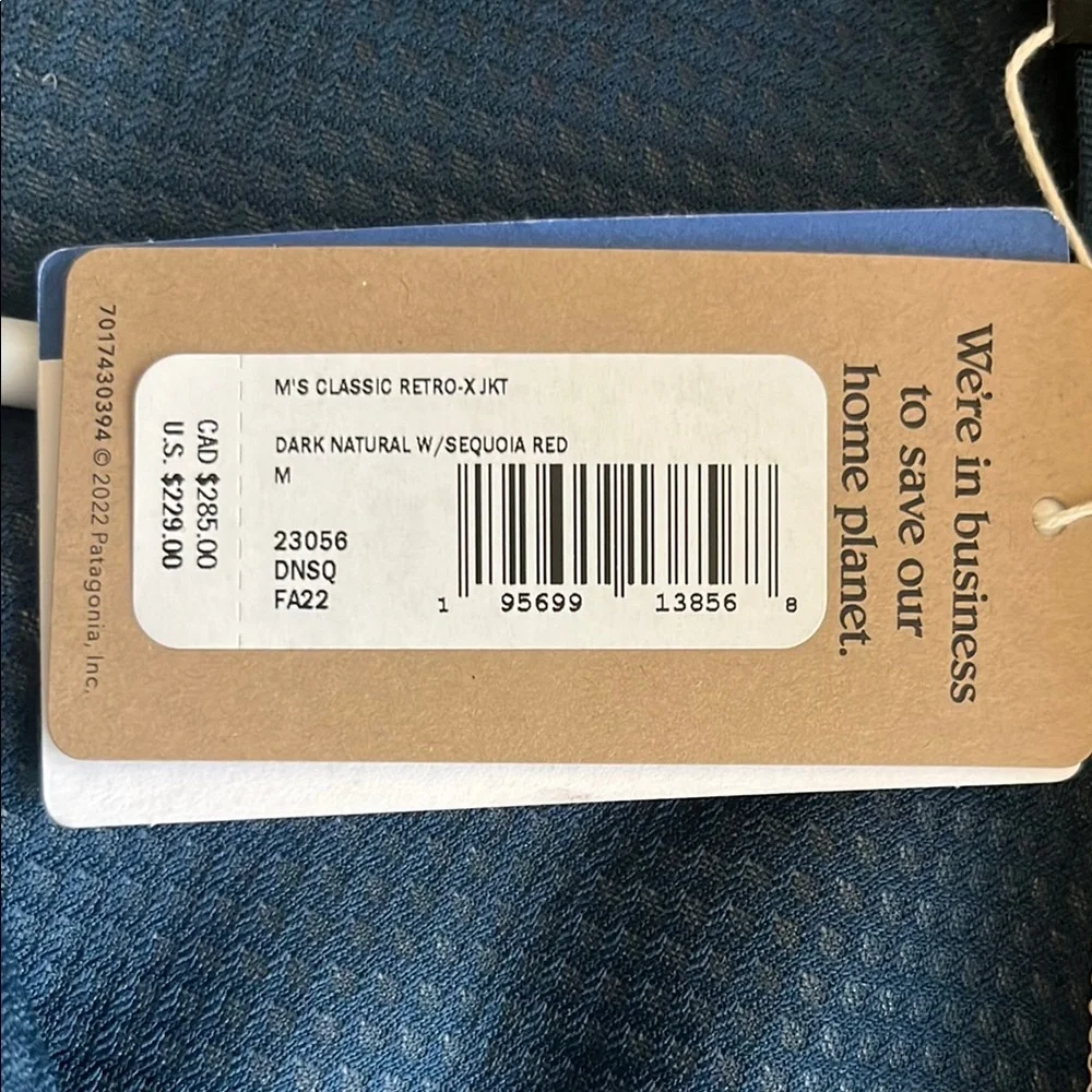 Patagonia Beige and Burgundy Fleece Jacket - Picture 4 of 4